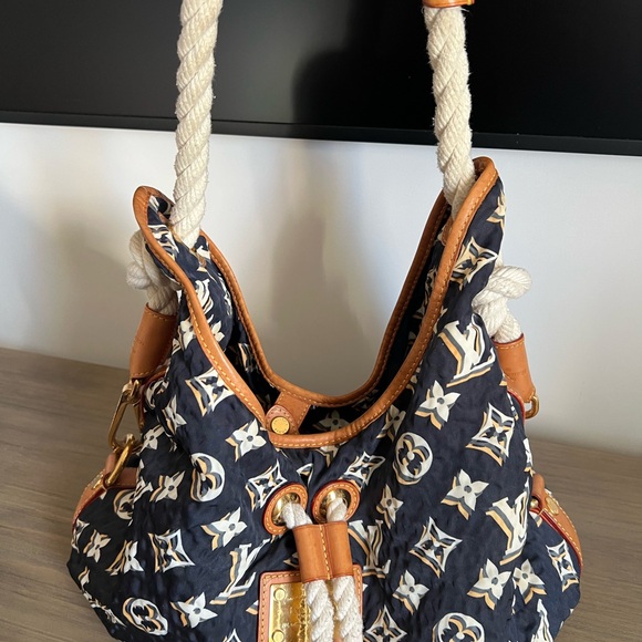 Louis Vuitton Bulles MM Cruise Marine Blue - Picture 8 of 15